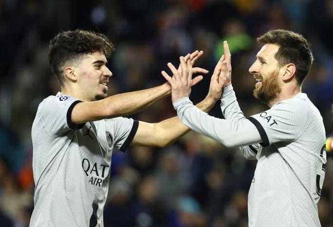 观战台：拜仁携九连胜与巴黎巅峰对决 枪手马竞硬碰硬