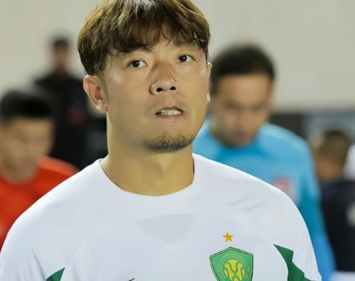 小将球迷力挺徐亮怒斥黑子