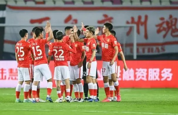 中冠天津领队怒斥主裁，结果津味对话全被直播收音