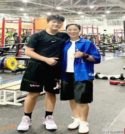 U-16最难得的是教练和球员全员在线！目测教练比安东尼奥强！