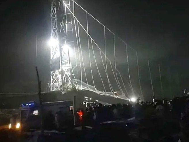 风中摇晃！外媒：印度21米高梅西雕像因安全隐患将被拆除