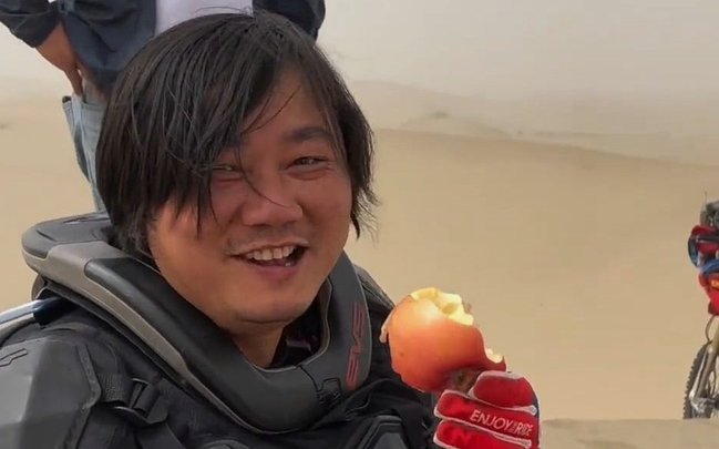 理性与感性之战：权力博弈的镜像对决
