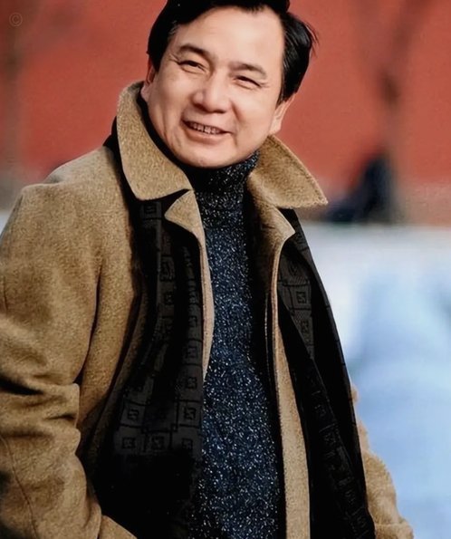 董路的新大哥李晓华何许人也?