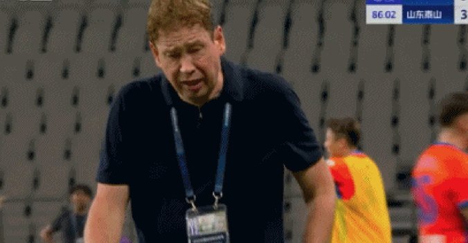 斯卢茨基下课：固执己见难逃执教失败