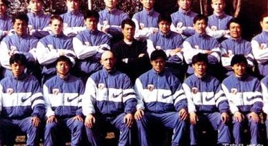 1996年申花俄罗斯外援拉德重访申花球迷中心，申花俱乐部邀请观看对阵河南现场比赛